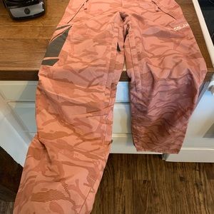 Volcom women’s snowpants